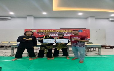 SISWA SMPN 1 PACIRAN LAMONGAN SABET EMAS KEJUARAAN PENCAK SILAT ANTAR PELAJAR SMP/MTs 2025